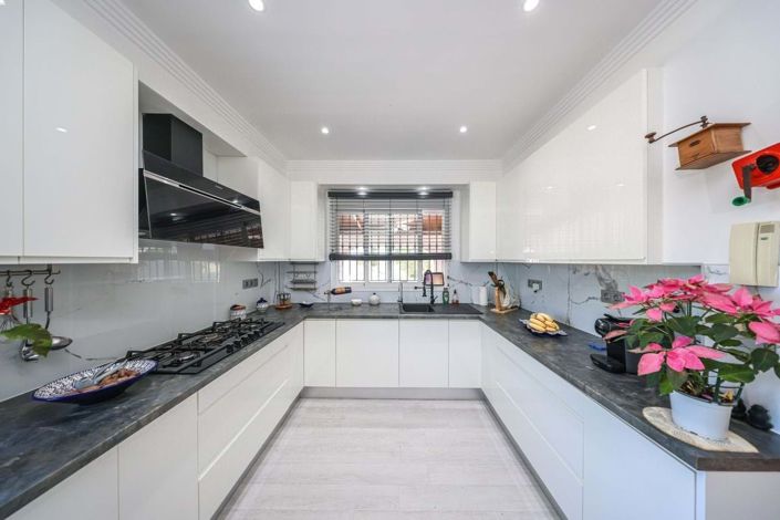 Image No.11-3 Bed Villa for sale