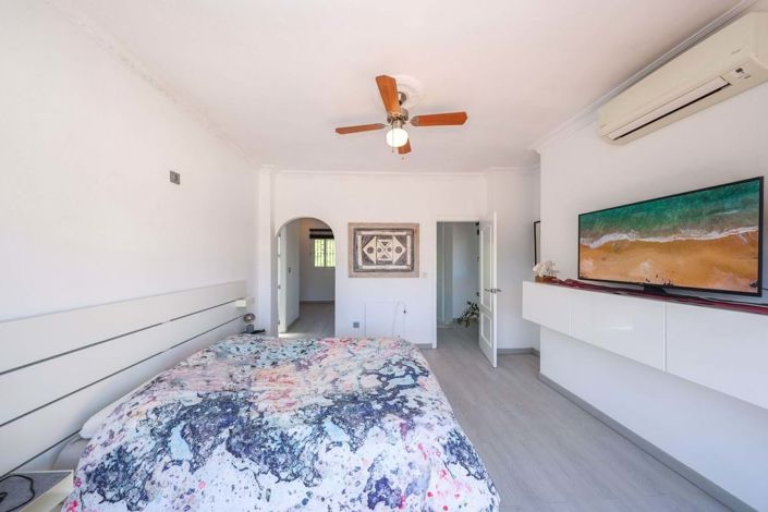 Image No.20-3 Bed Villa for sale