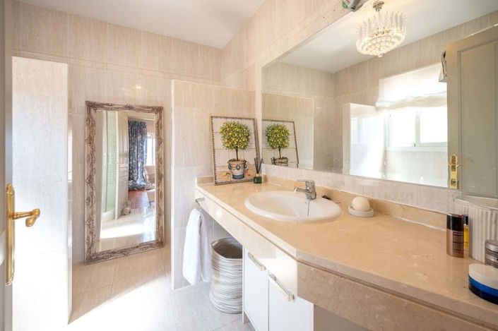 Image No.19-3 Bed Villa for sale