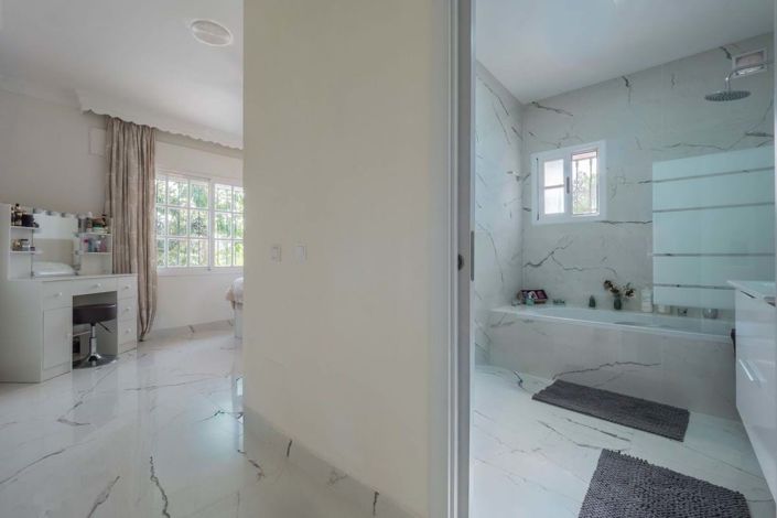 Image No.15-3 Bed Villa for sale