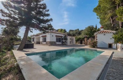 1447-662987-78d1f4f8b6655591b02d22fabb36a692d