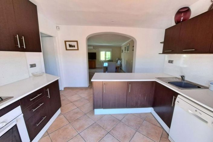 Image No.10-5 Bed Villa for sale