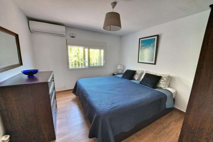 Image No.6-5 Bed Villa for sale