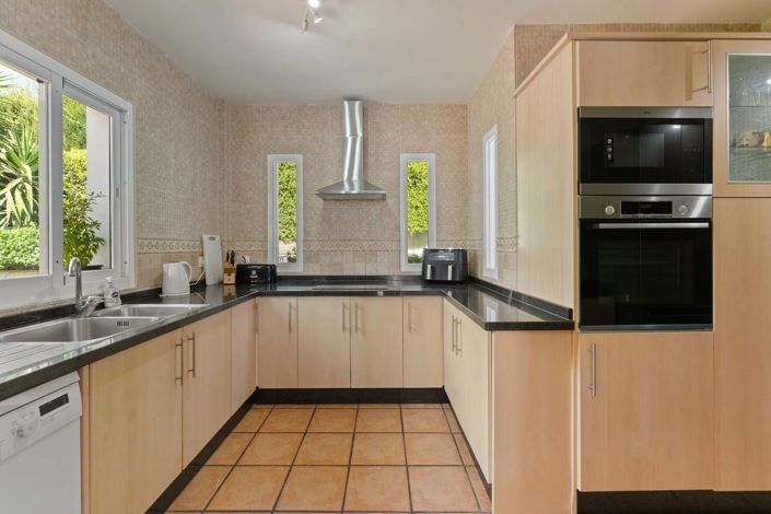 Image No.10-4 Bed Villa for sale