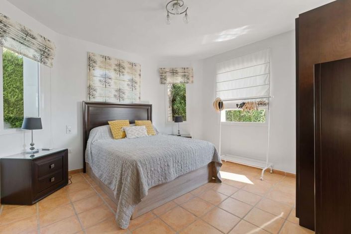 Image No.12-4 Bed Villa for sale