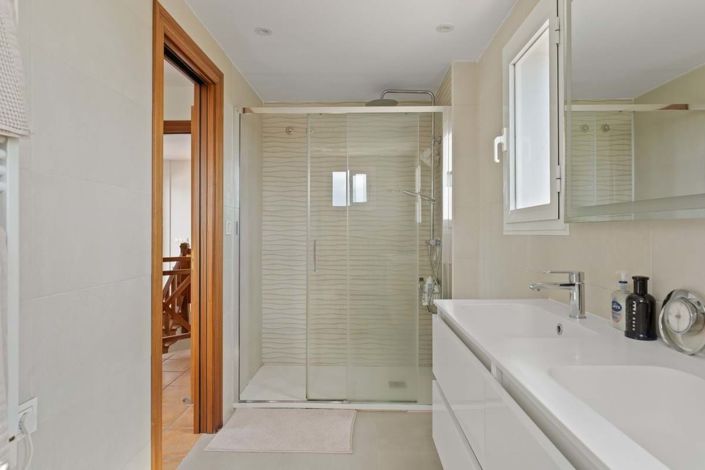 Image No.19-4 Bed Villa for sale