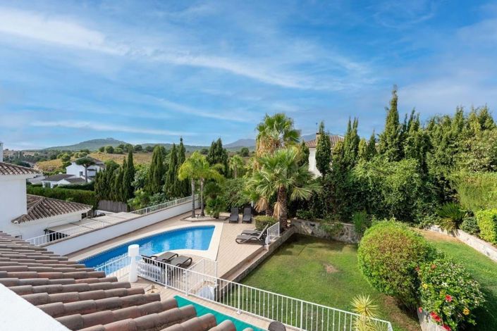 Image No.2-4 Bed Villa for sale