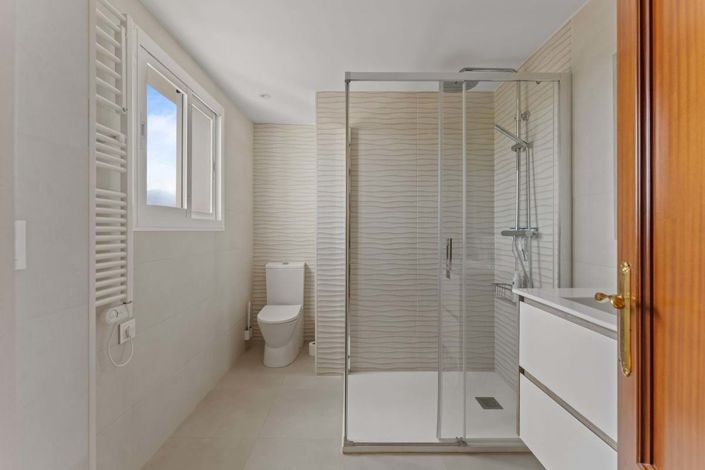 Image No.20-4 Bed Villa for sale