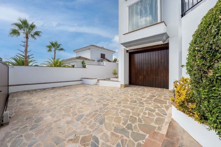 Image No.30-4 Bed Villa for sale