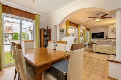 1447-662995-78d1f4f8b6655591b02d22fabb36a692d