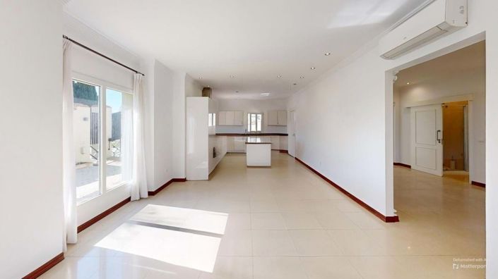 Image No.11-6 Bed Villa for sale