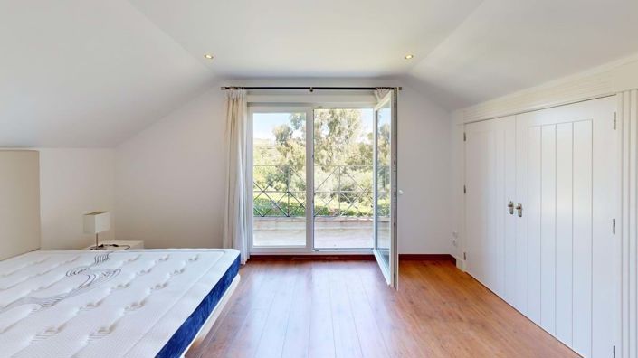 Image No.13-6 Bed Villa for sale