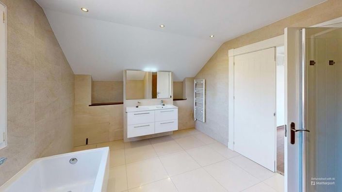 Image No.20-6 Bed Villa for sale