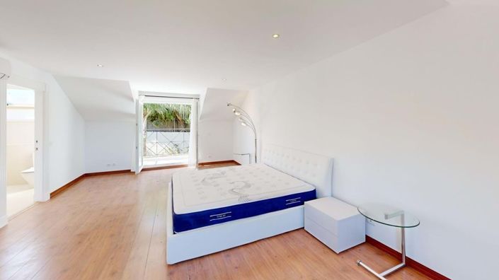 Image No.22-6 Bed Villa for sale