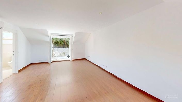 Image No.28-6 Bed Villa for sale