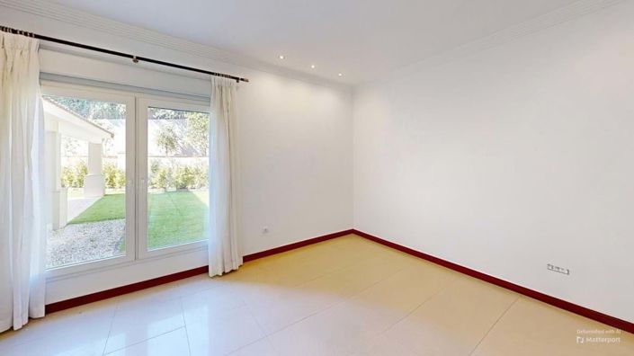 Image No.31-6 Bed Villa for sale