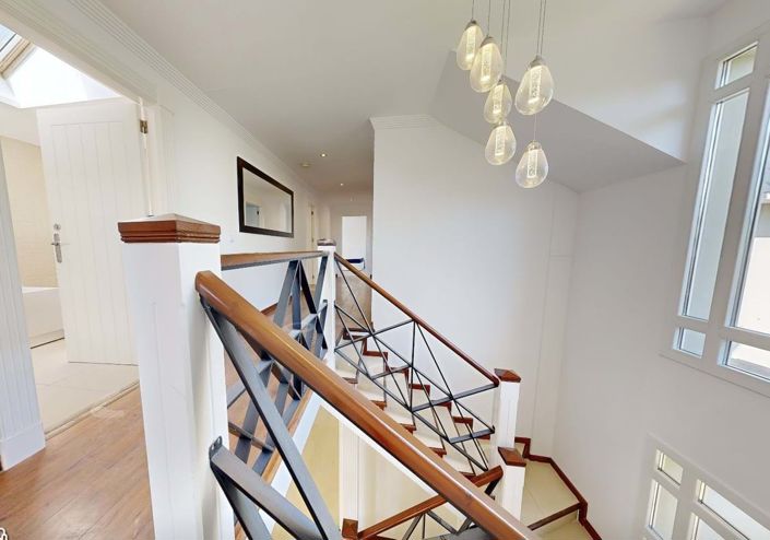 Image No.4-6 Bed Villa for sale