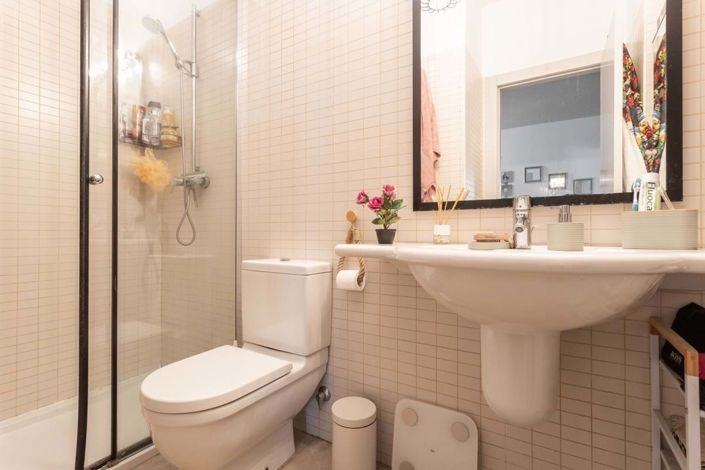 Image No.12-2 Bed Townhouse for sale