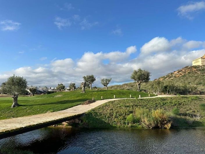 Image No.26-2 Bed Townhouse for sale