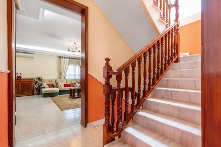 Image No.10-5 Bed Villa for sale