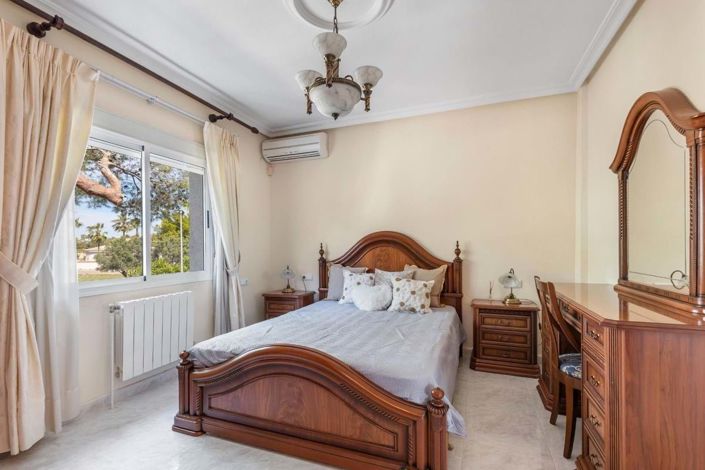 Image No.18-5 Bed Villa for sale