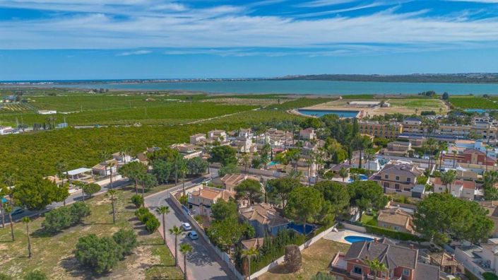 Image No.36-5 Bed Villa for sale