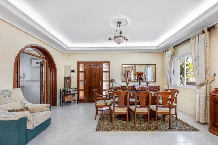 Image No.45-5 Bed Villa for sale