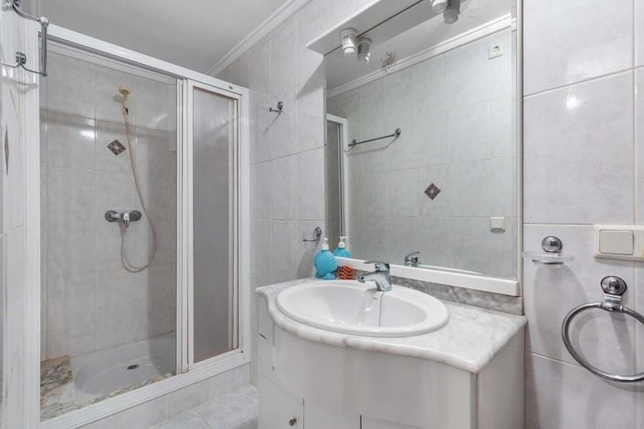 Image No.51-5 Bed Villa for sale