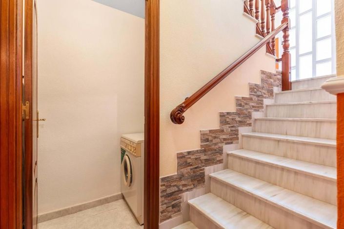 Image No.55-5 Bed Villa for sale