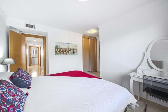 Image No.21-3 Bed Apartment for sale