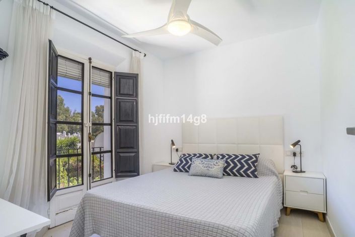 Image No.16-2 Bed Townhouse for sale