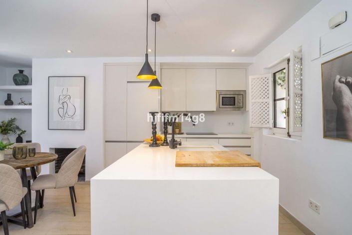 Image No.6-2 Bed Townhouse for sale