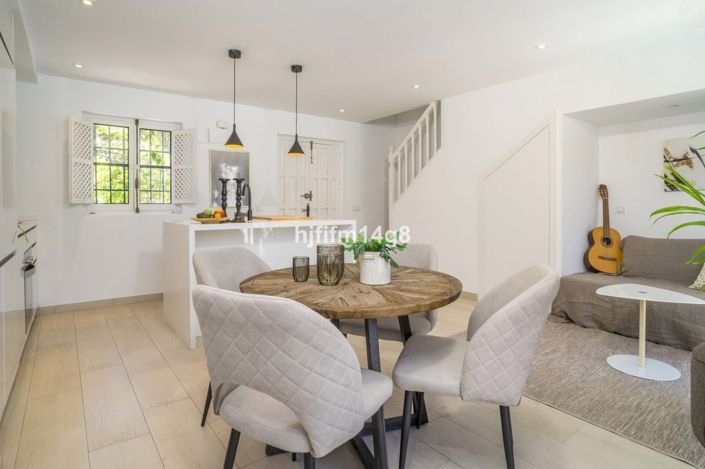 Image No.9-2 Bed Townhouse for sale