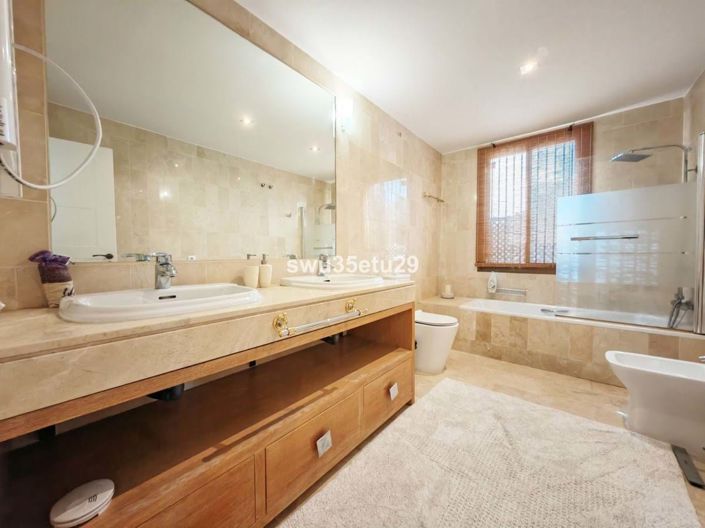 Image No.17-2 Bed Apartment for sale