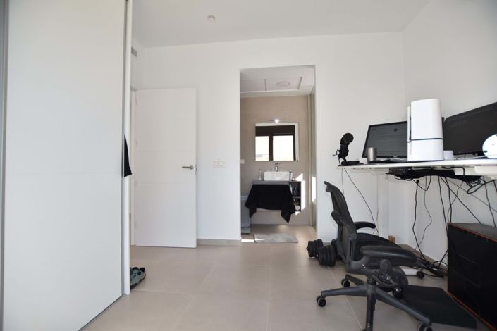 Image No.35-3 Bed Villa for sale