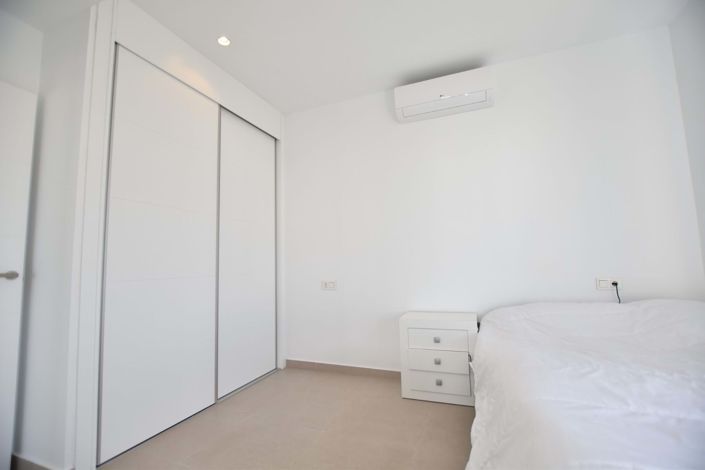 Image No.5-3 Bed Villa for sale