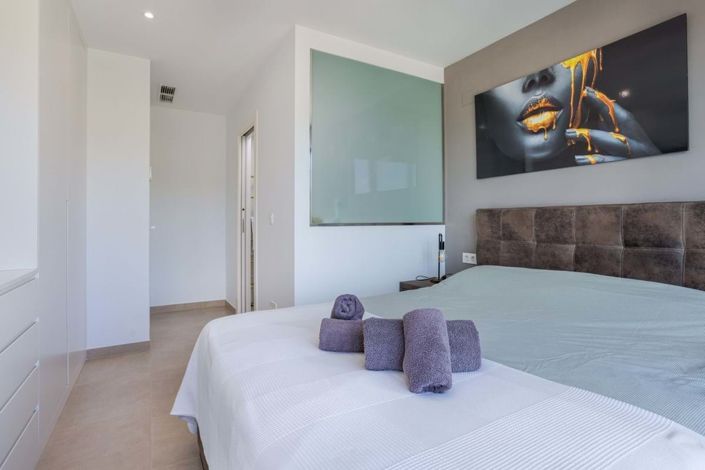 Image No.48-3 Bed Villa for sale