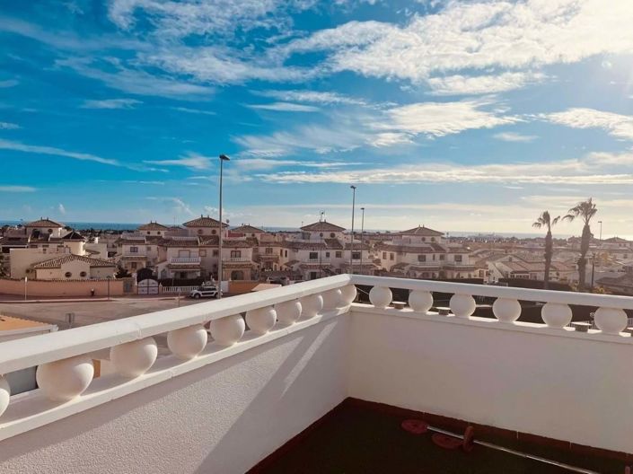 Image No.12-3 Bed Townhouse for sale