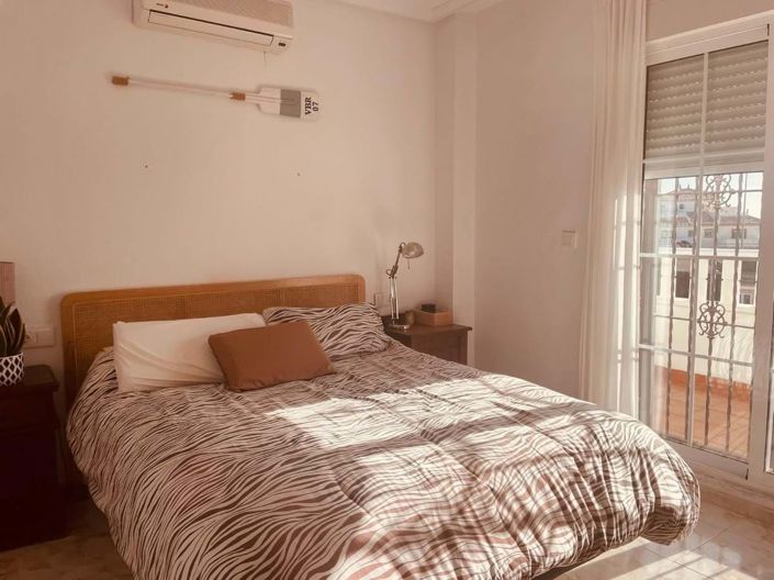 Image No.13-3 Bed Townhouse for sale