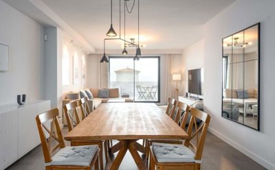 1447-663945-78d1f4f8b6655591b02d22fabb36a692d