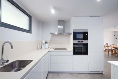 1447-663945-78d1f4f8b6655591b02d22fabb36a692d