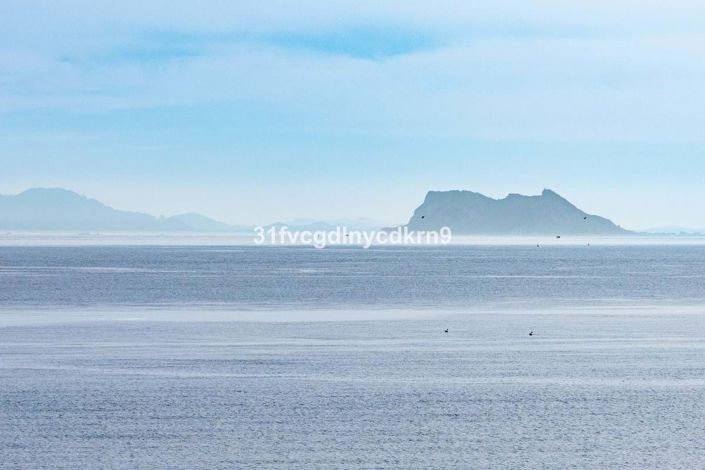 Image No.20-4 Bed Townhouse for sale