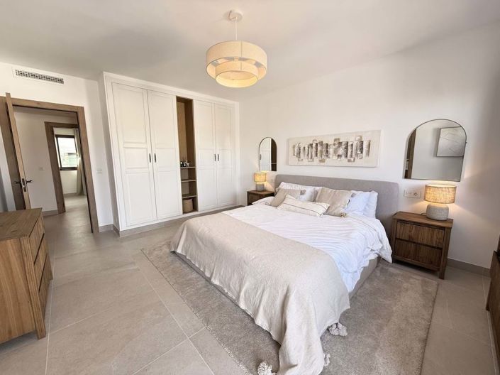 Image No.13-4 Bed Townhouse for sale