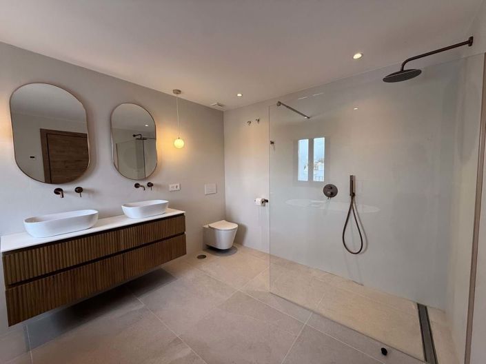 Image No.19-4 Bed Townhouse for sale