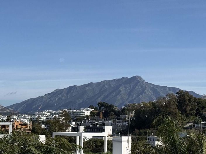 Image No.23-4 Bed Townhouse for sale