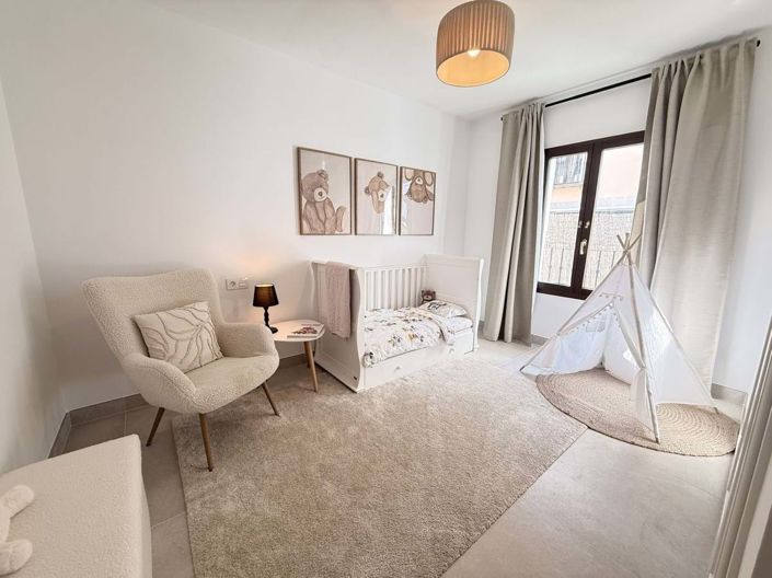 Image No.26-4 Bed Townhouse for sale