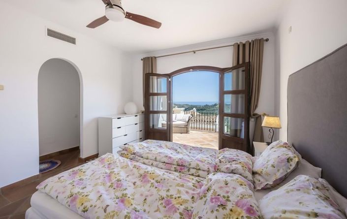 Image No.17-4 Bed Townhouse for sale