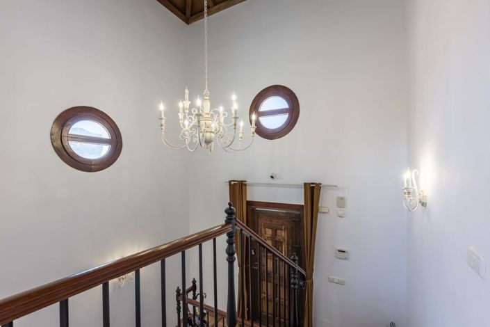 Image No.19-4 Bed Townhouse for sale