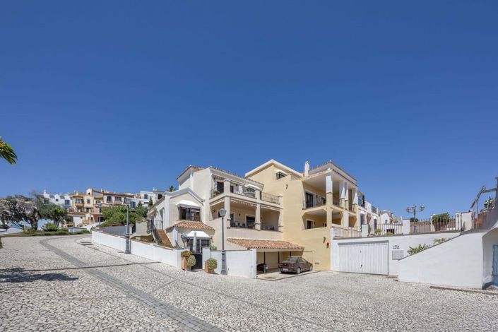 Image No.37-4 Bed Townhouse for sale