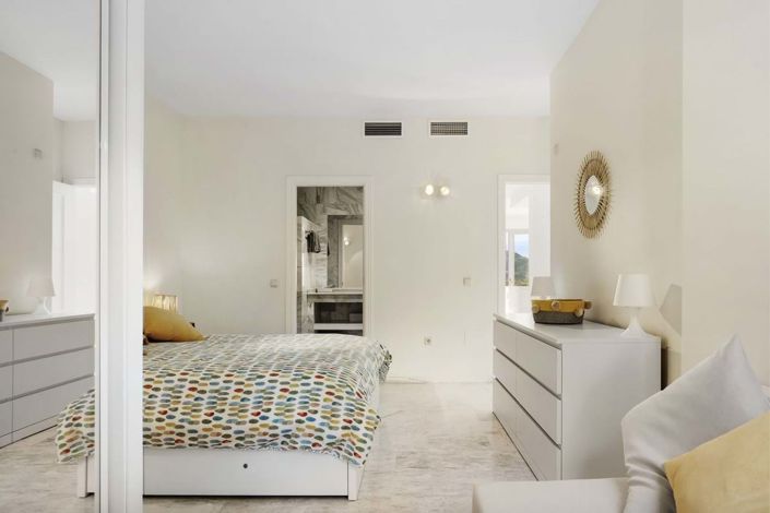 Image No.24-2 Bed Apartment for sale